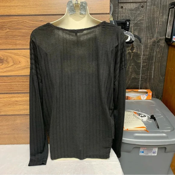 Gimmicks black semi sheer top long sleeve size medium - Picture 3 of 7